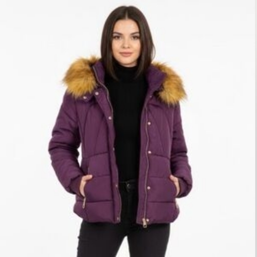 Vintage Guess Women's Puffer Jacket with Removable Faux-Fur Hood Lining